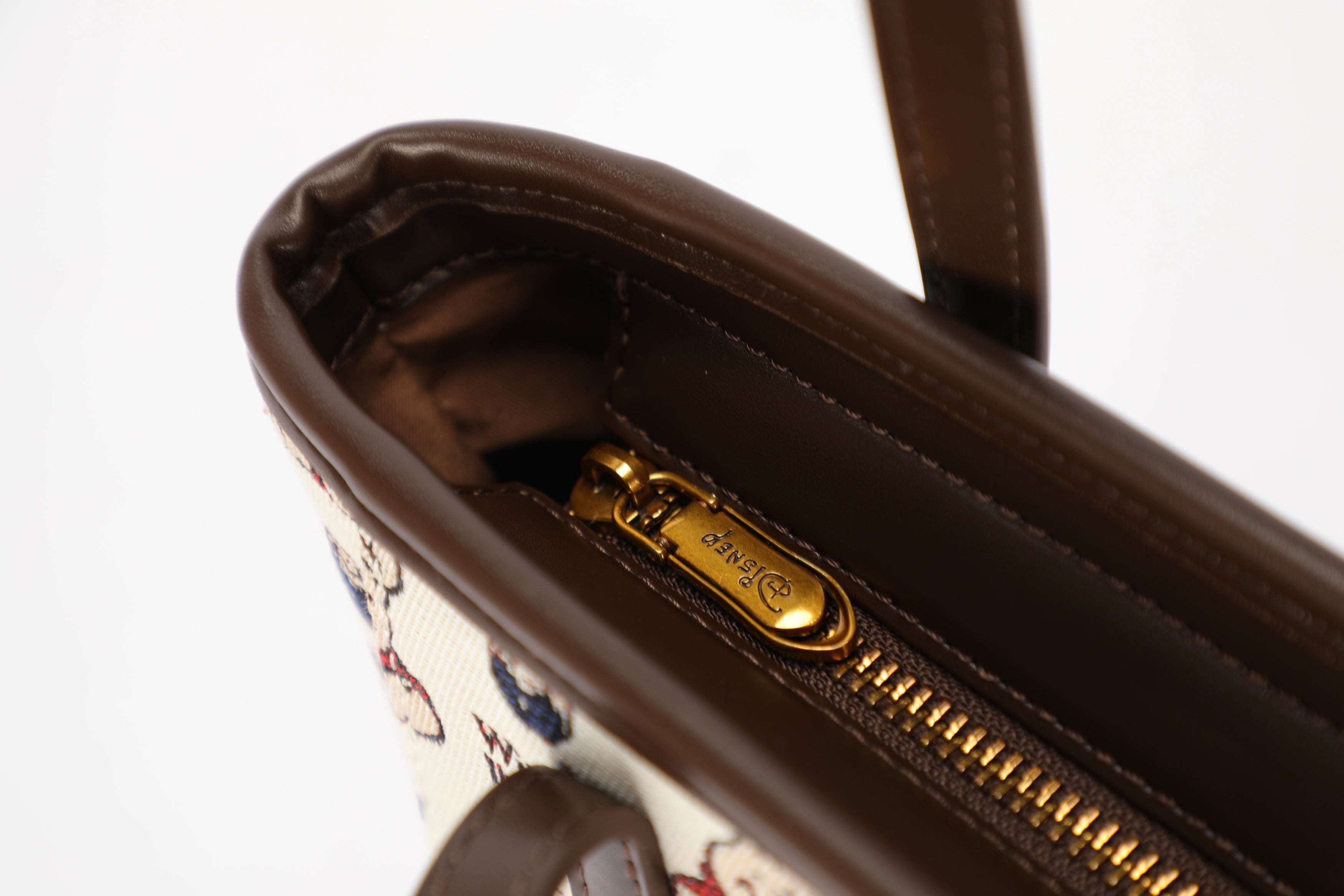 ショルダーバック　ハンドバッグ　2way　プーさん　DHF23881-C